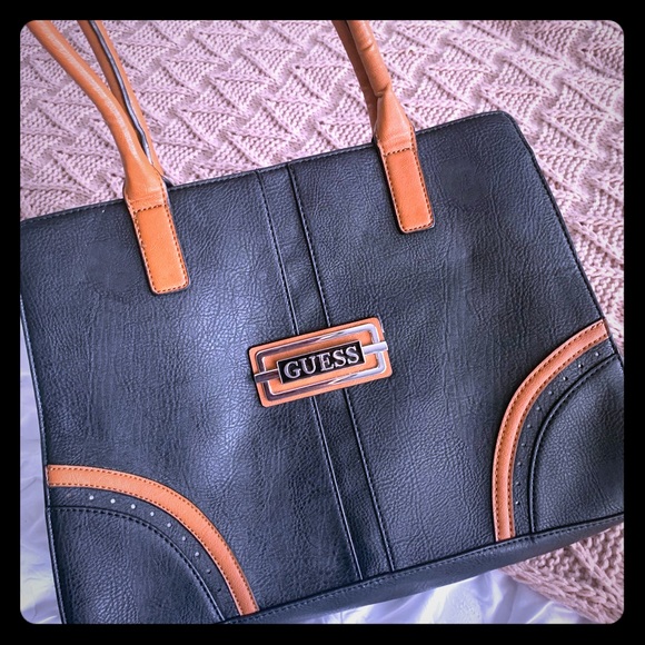 Guess handbag - Picture 1 of 3